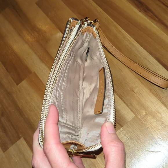 Michael Kors cream & tan double zip wristlet - Picture 7 of 11